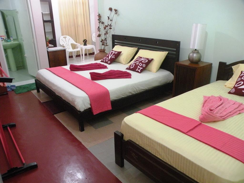 Henderson Airport Residence Negombo Phòng bức ảnh
