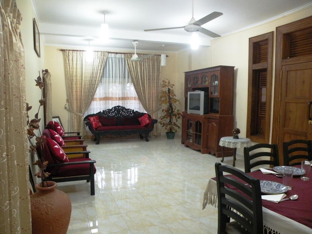 Henderson Airport Residence Negombo Ngoại thất bức ảnh