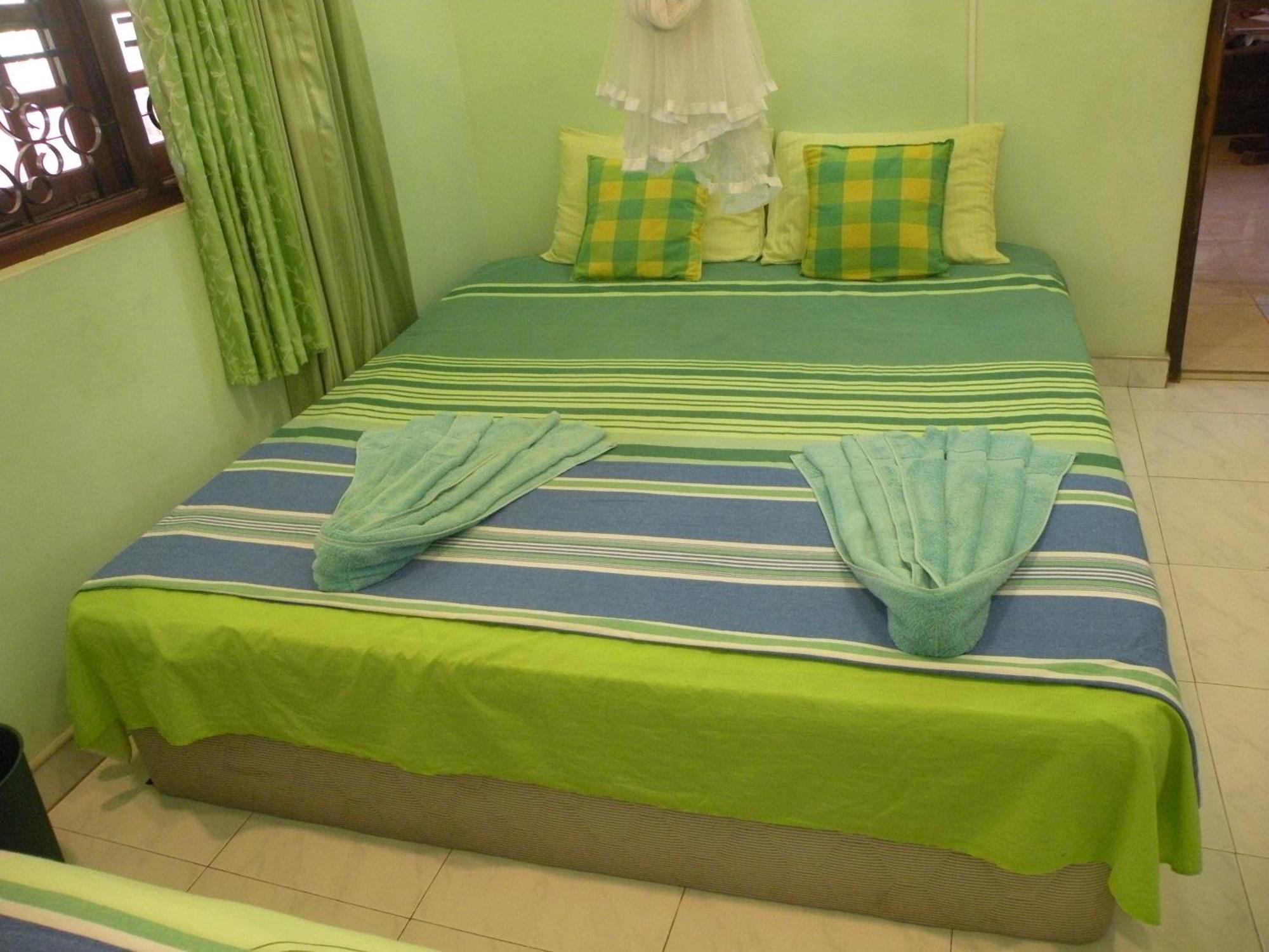 Henderson Airport Residence Negombo Ngoại thất bức ảnh