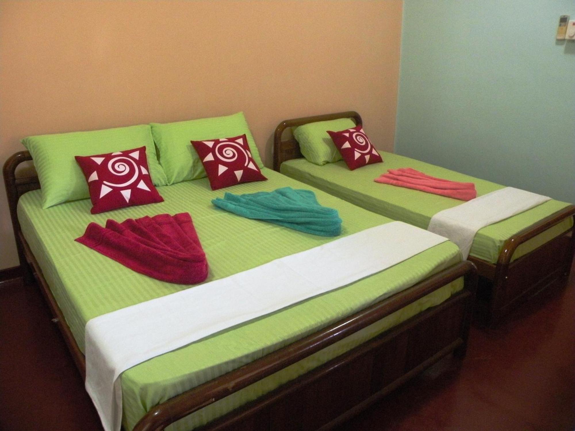 Henderson Airport Residence Negombo Phòng bức ảnh