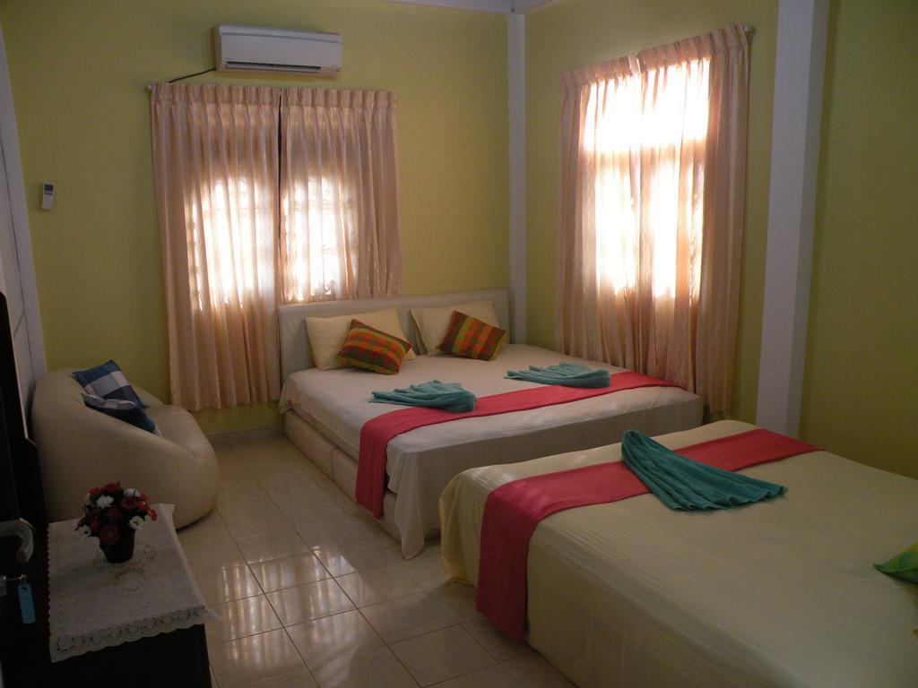Henderson Airport Residence Negombo Phòng bức ảnh